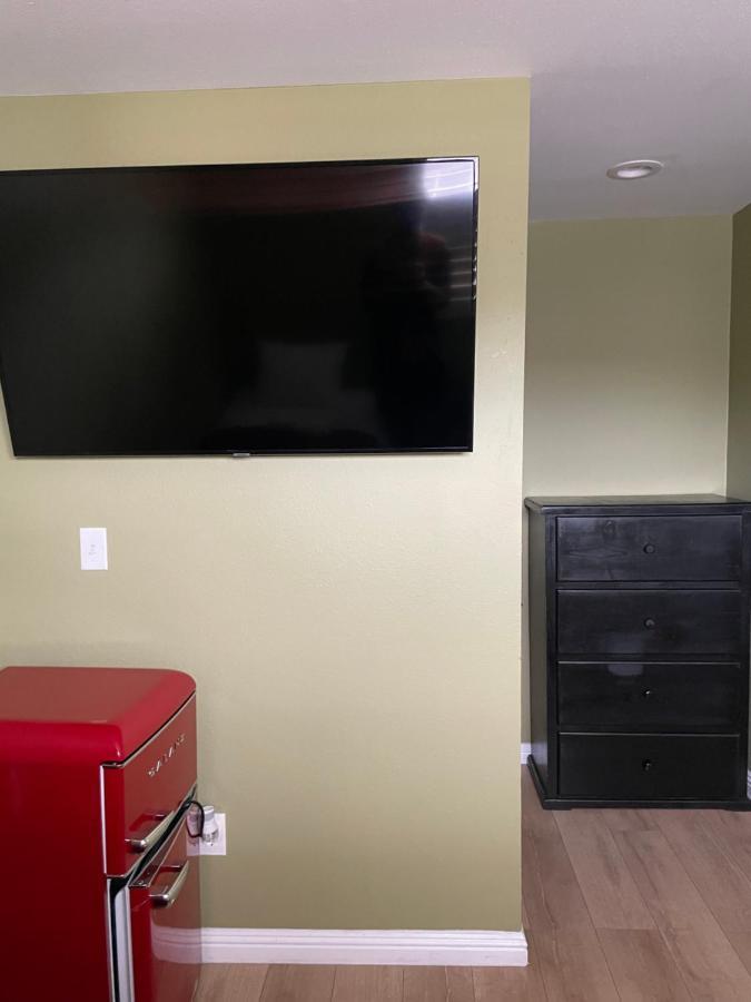 Private Room In Los Angeles La With Tv & Wifi & Ac & View Of Hollywood Sign & Private Fridge & Shared Kitchen!!! Eksteriør billede