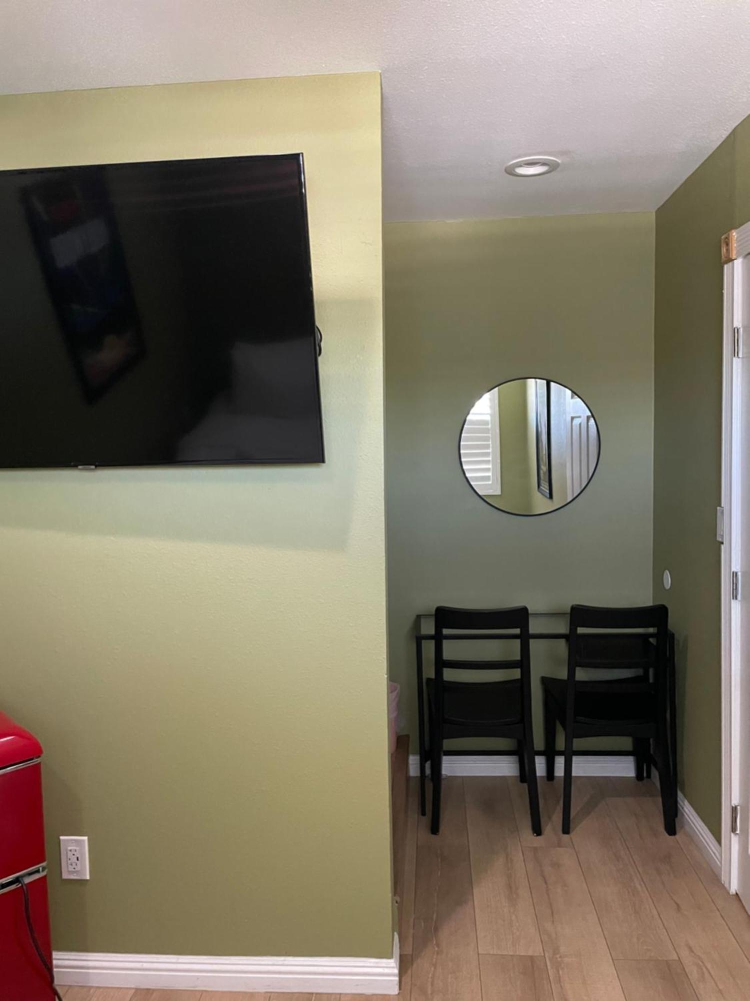 Private Room In Los Angeles La With Tv & Wifi & Ac & View Of Hollywood Sign & Private Fridge & Shared Kitchen!!! Eksteriør billede