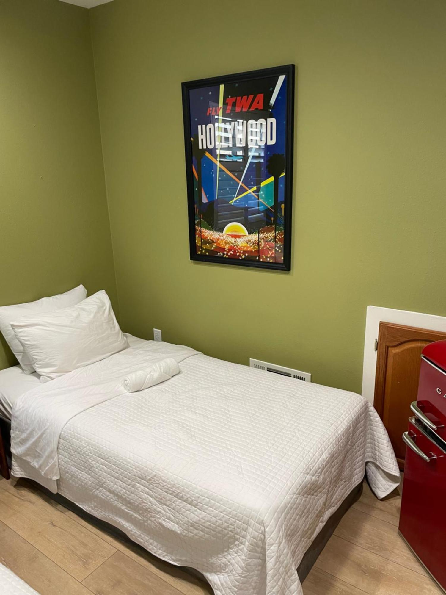Private Room In Los Angeles La With Tv & Wifi & Ac & View Of Hollywood Sign & Private Fridge & Shared Kitchen!!! Eksteriør billede