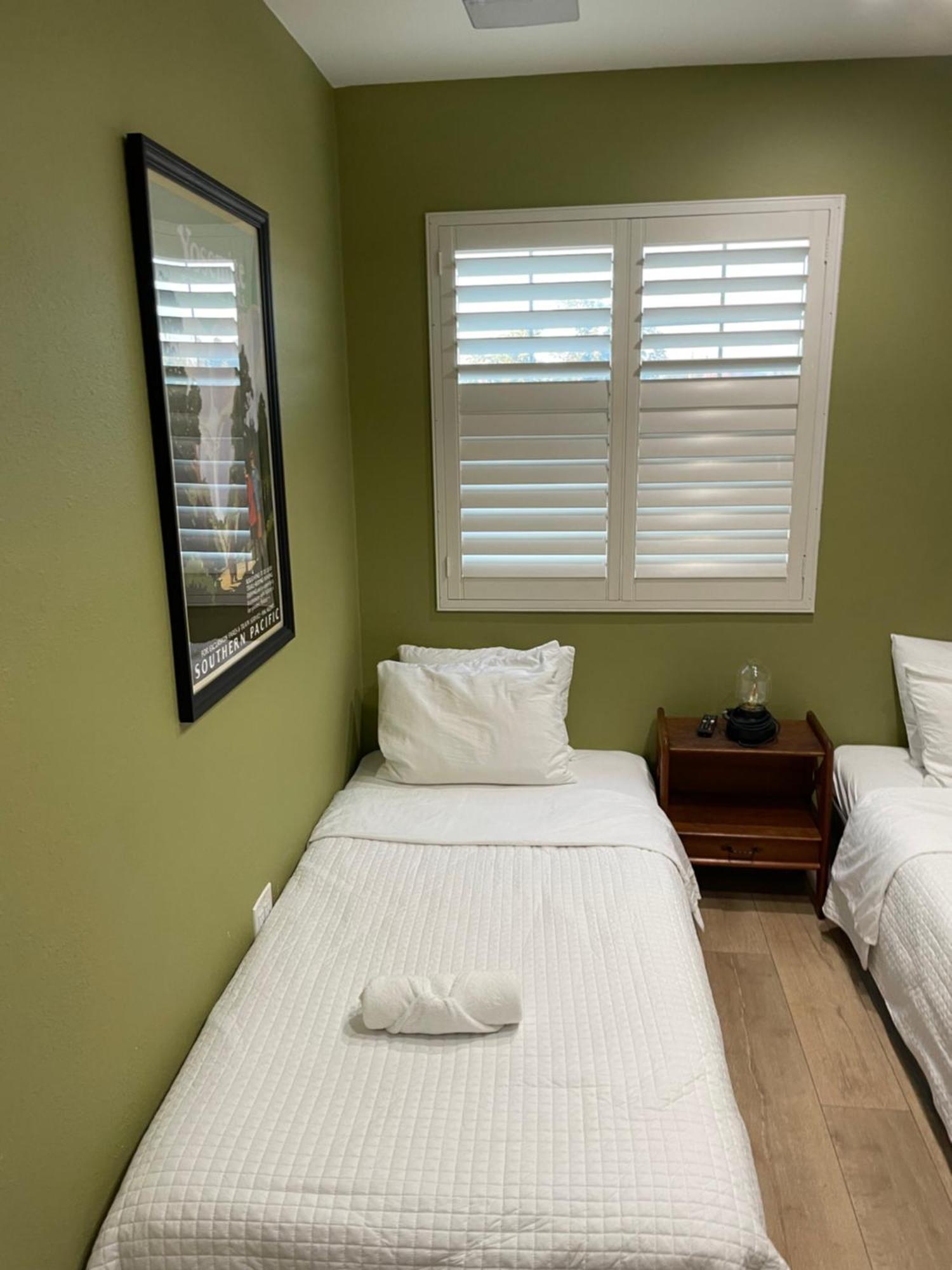 Private Room In Los Angeles La With Tv & Wifi & Ac & View Of Hollywood Sign & Private Fridge & Shared Kitchen!!! Eksteriør billede