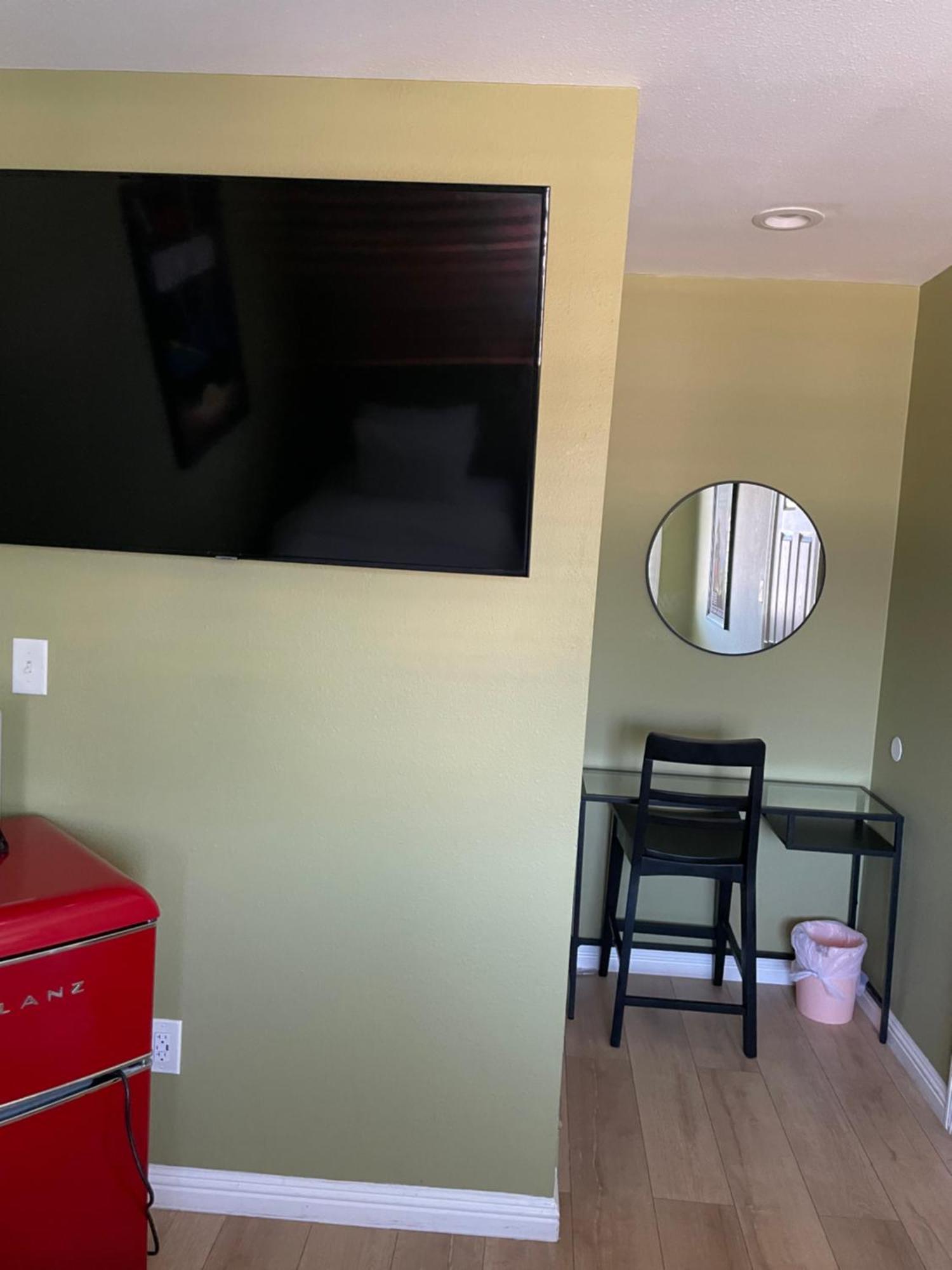 Private Room In Los Angeles La With Tv & Wifi & Ac & View Of Hollywood Sign & Private Fridge & Shared Kitchen!!! Eksteriør billede