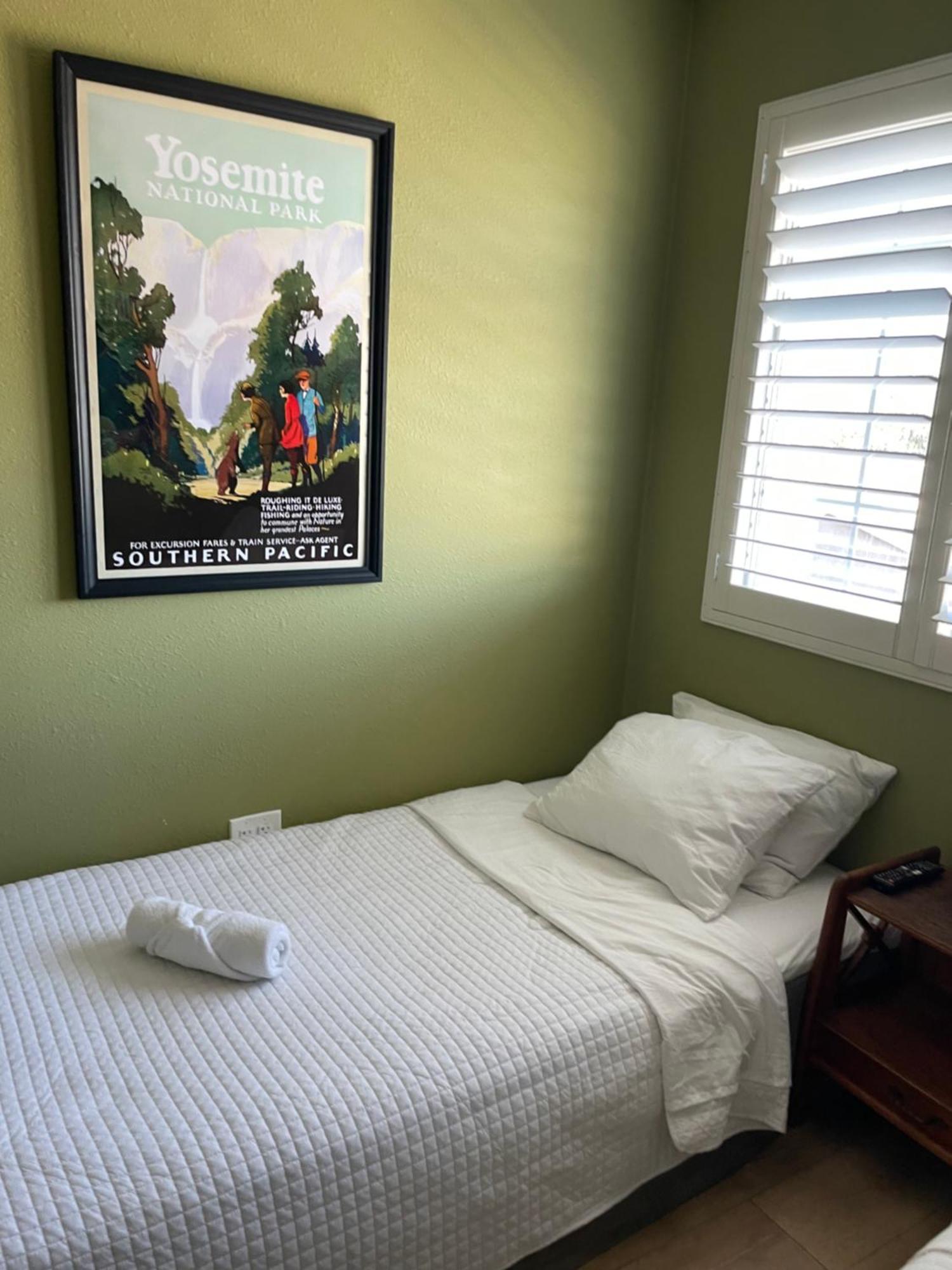 Private Room In Los Angeles La With Tv & Wifi & Ac & View Of Hollywood Sign & Private Fridge & Shared Kitchen!!! Eksteriør billede