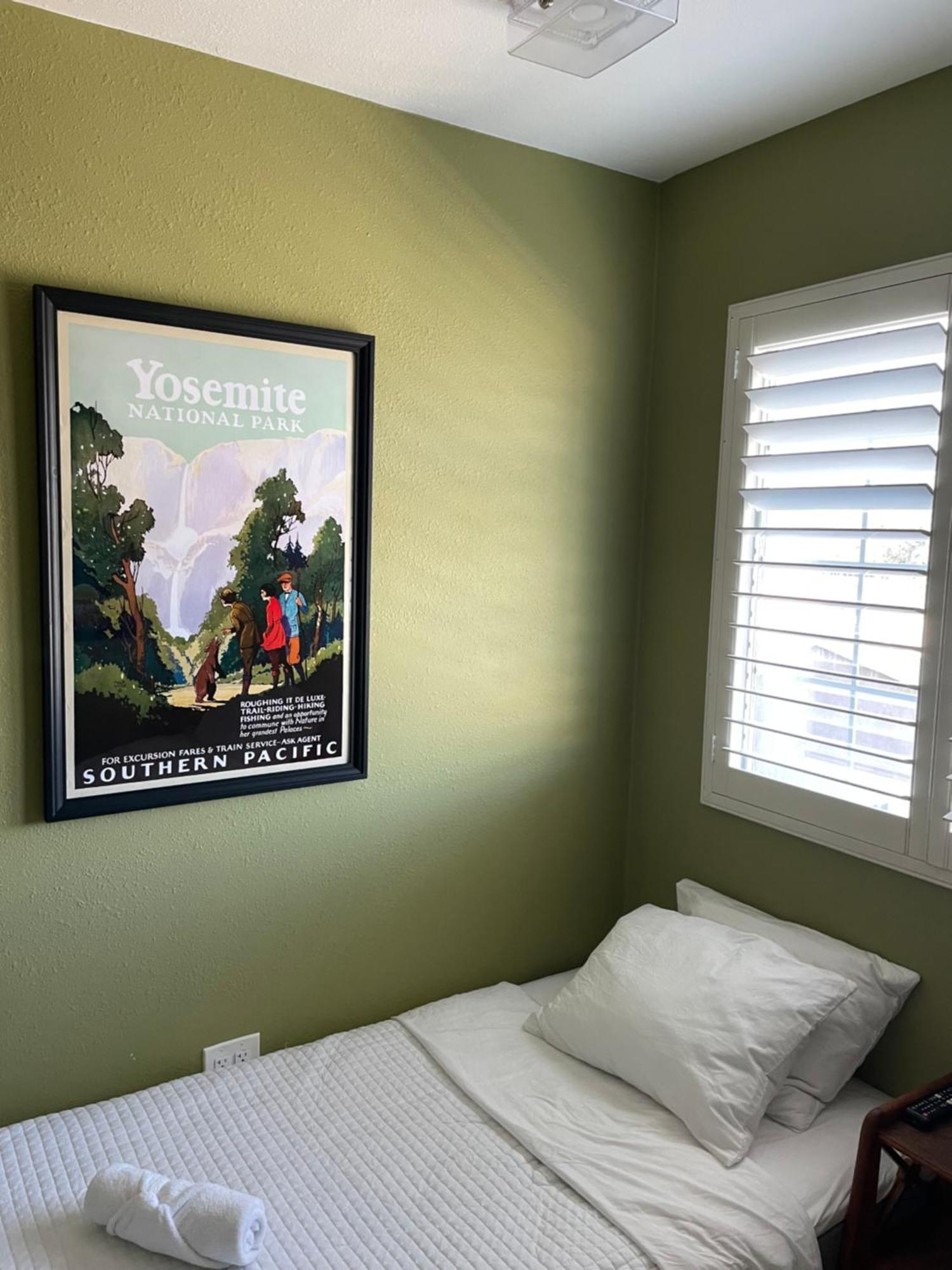 Private Room In Los Angeles La With Tv & Wifi & Ac & View Of Hollywood Sign & Private Fridge & Shared Kitchen!!! Eksteriør billede