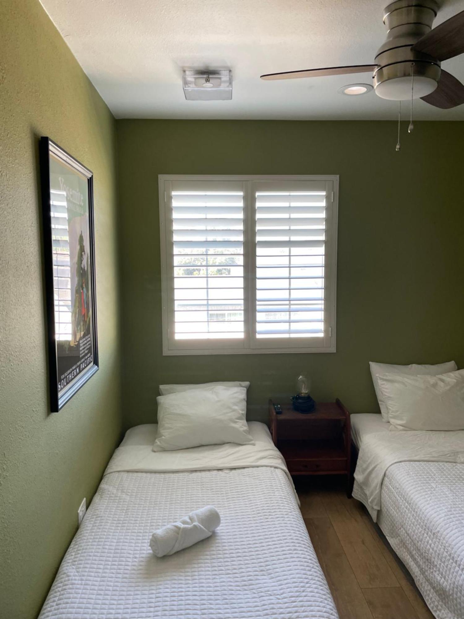 Private Room In Los Angeles La With Tv & Wifi & Ac & View Of Hollywood Sign & Private Fridge & Shared Kitchen!!! Eksteriør billede