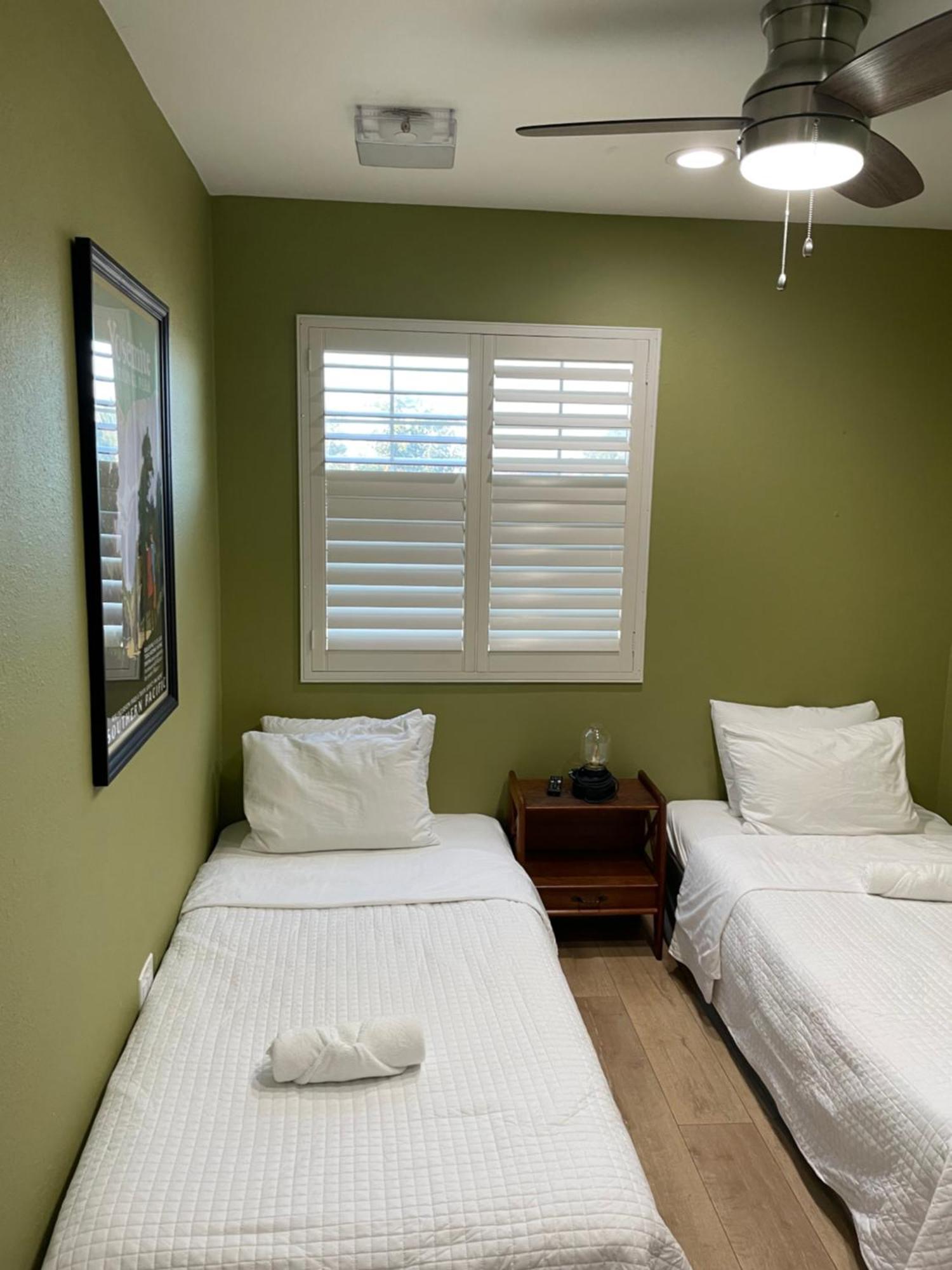 Private Room In Los Angeles La With Tv & Wifi & Ac & View Of Hollywood Sign & Private Fridge & Shared Kitchen!!! Eksteriør billede