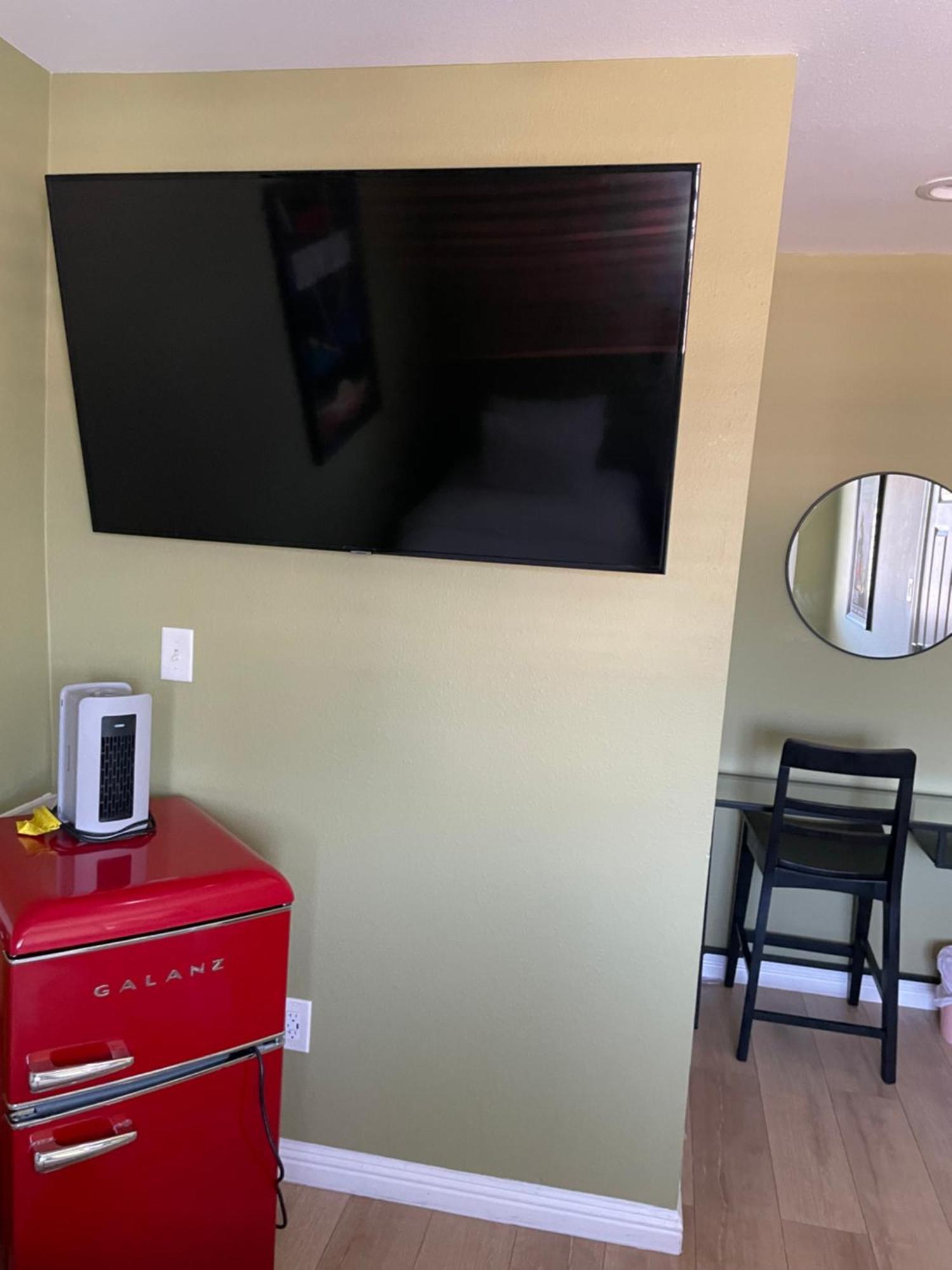 Private Room In Los Angeles La With Tv & Wifi & Ac & View Of Hollywood Sign & Private Fridge & Shared Kitchen!!! Eksteriør billede